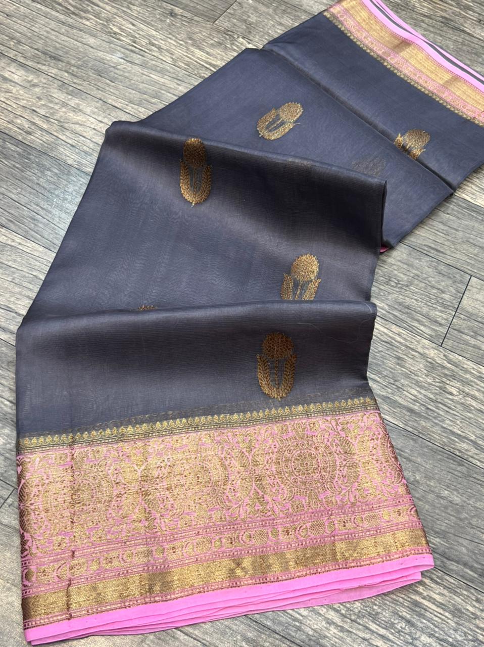 Stunning Off White & Pink Handloom Kanjeevaram Pure Organza Silk Saree –  Luxurion World